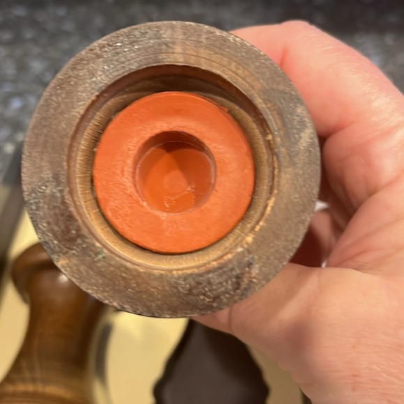 Vintage Wood OLDE THOMPSON Pepper Mill And Salt Shaker Set New Condition - Picture 5 of 10